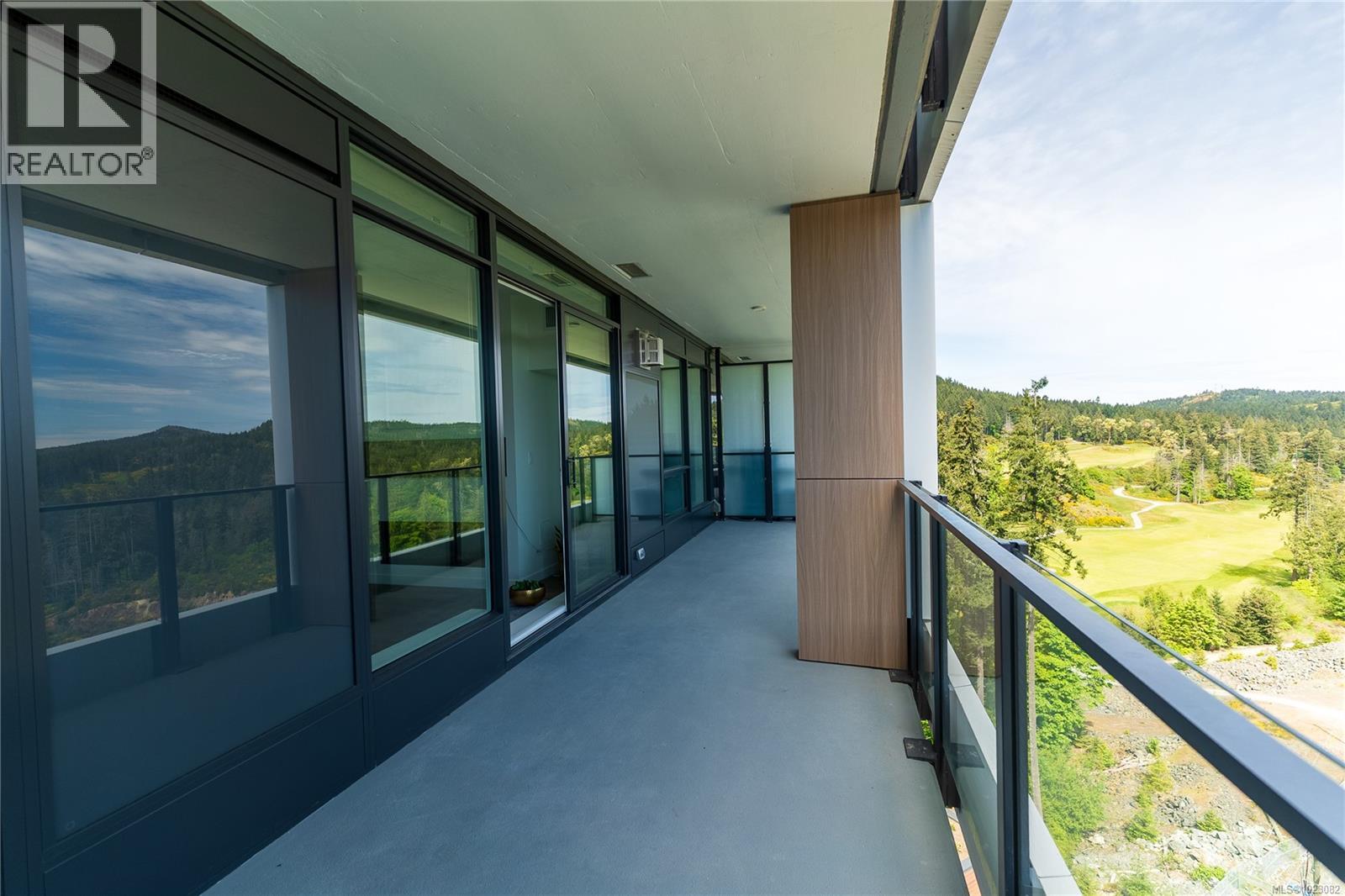 1006 2000 Hannington Road, Langford