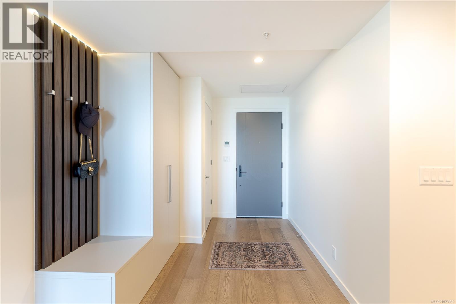 1006 2000 Hannington Road, Langford