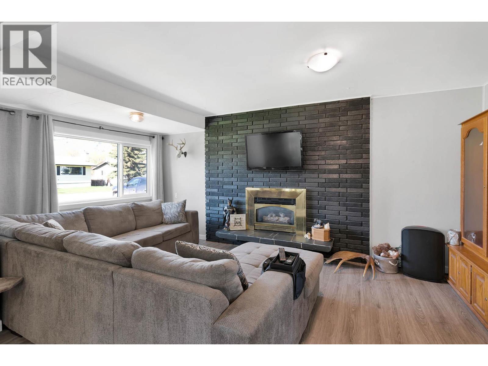 327 Pine Street - 13