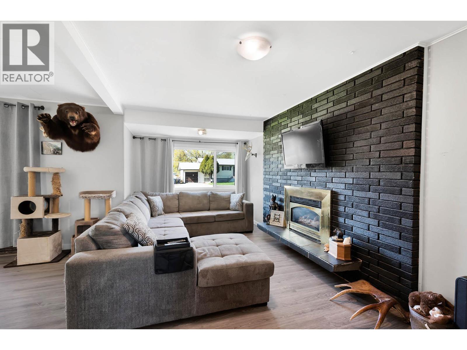 327 Pine Street - 14