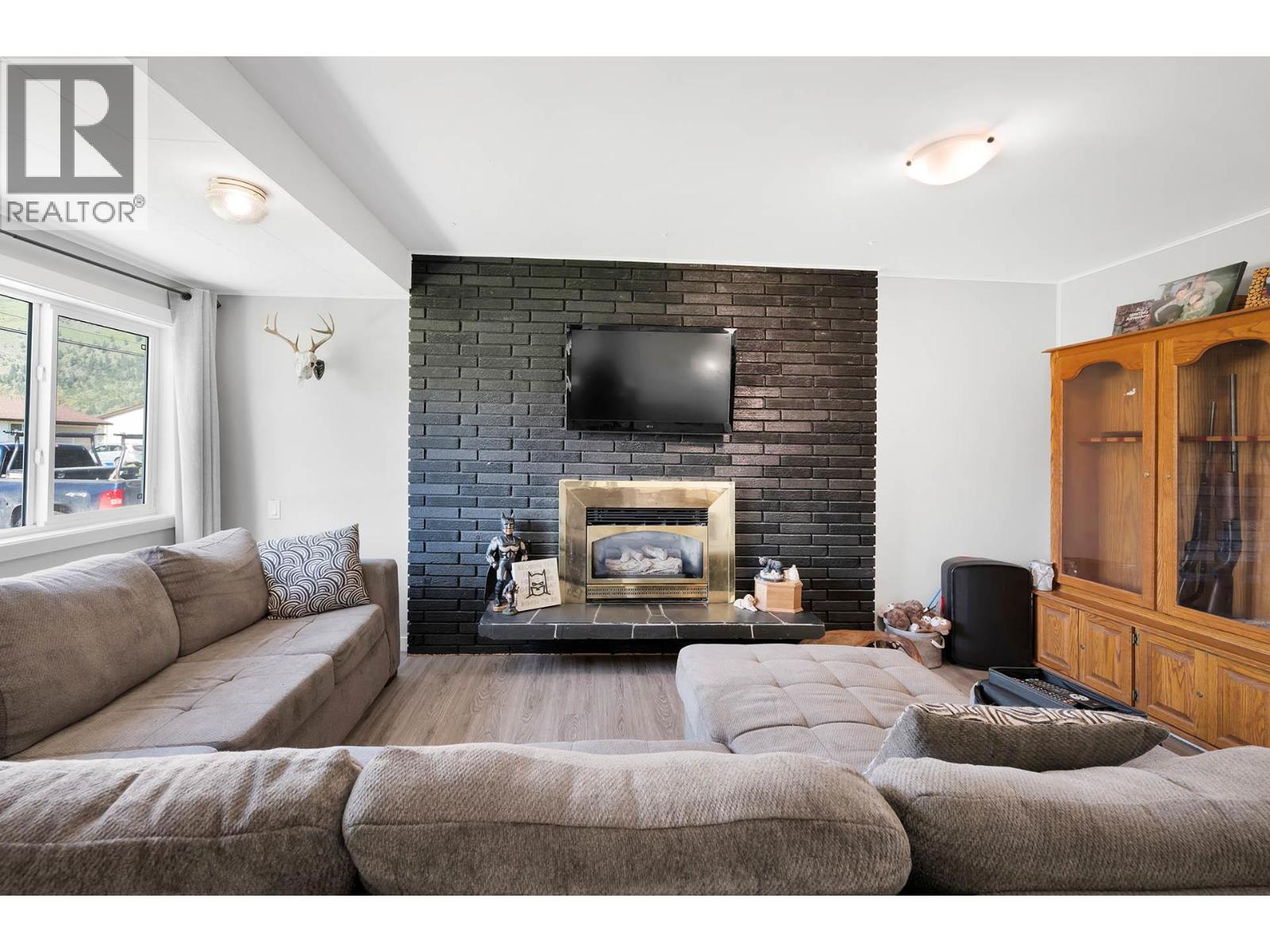 327 PINE STREET - 15