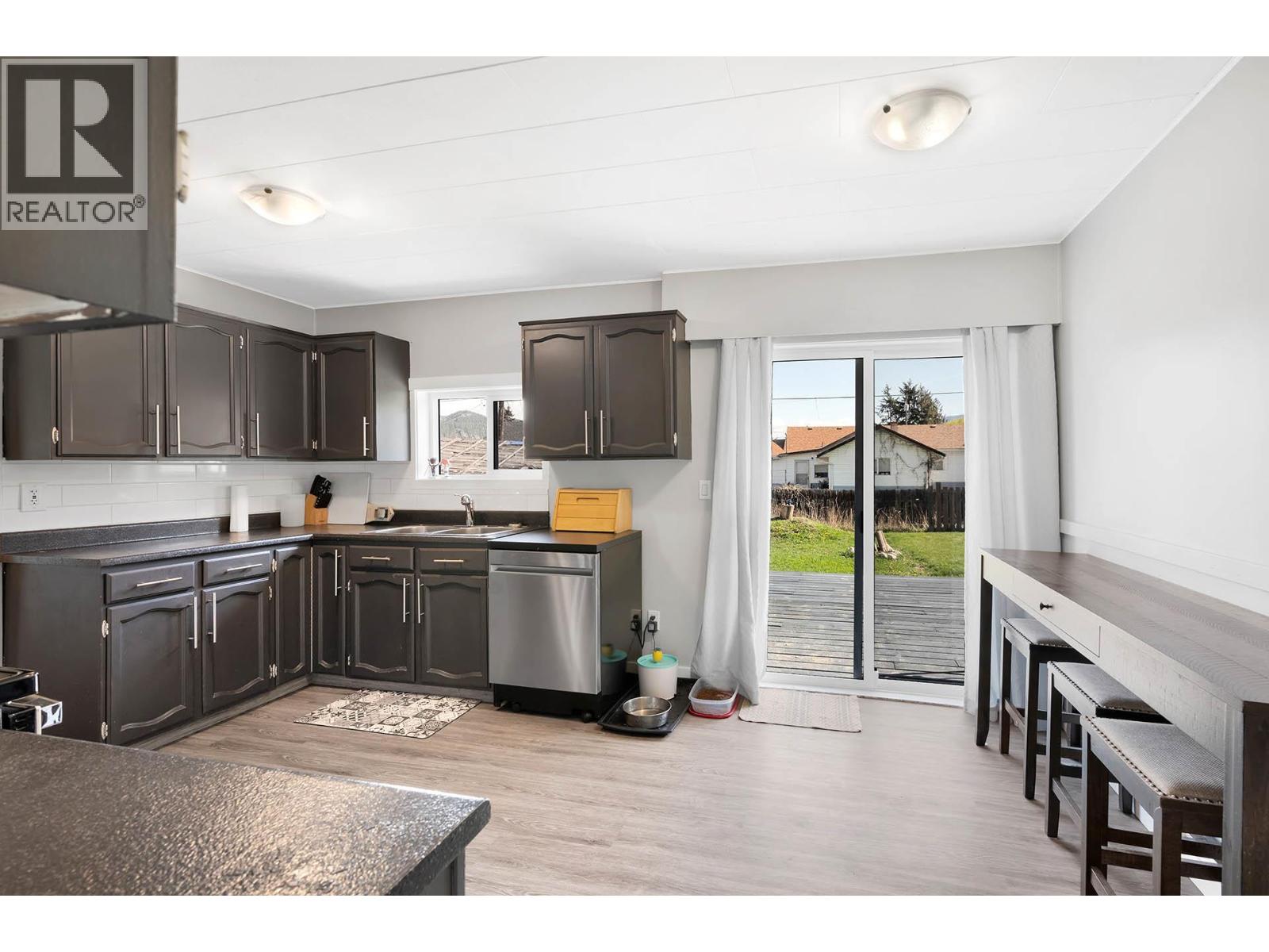 327 PINE STREET - 26