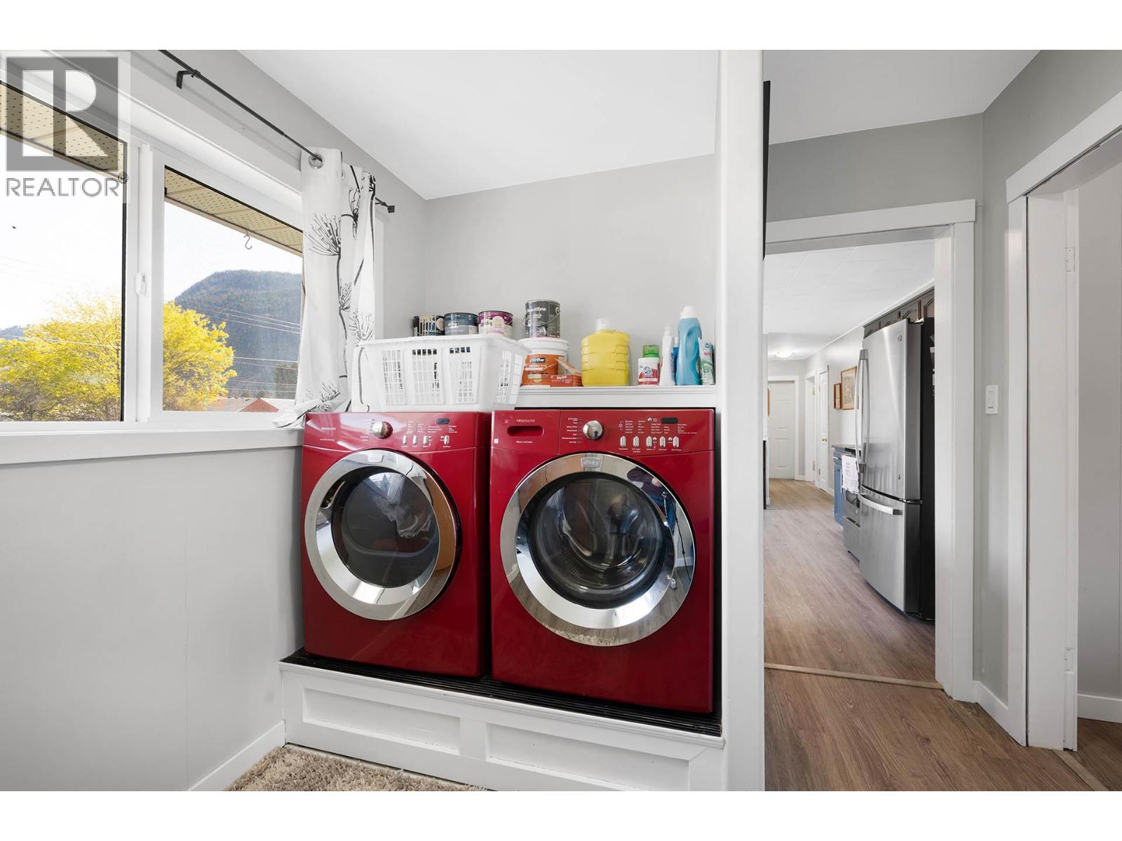 327 PINE STREET - 29