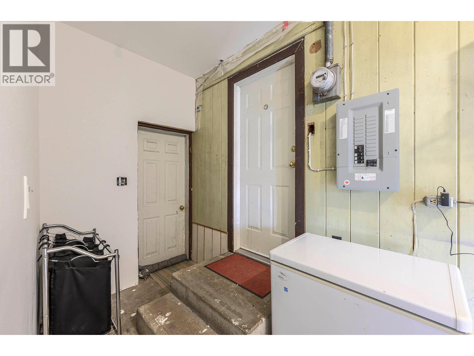 327 PINE STREET - 32