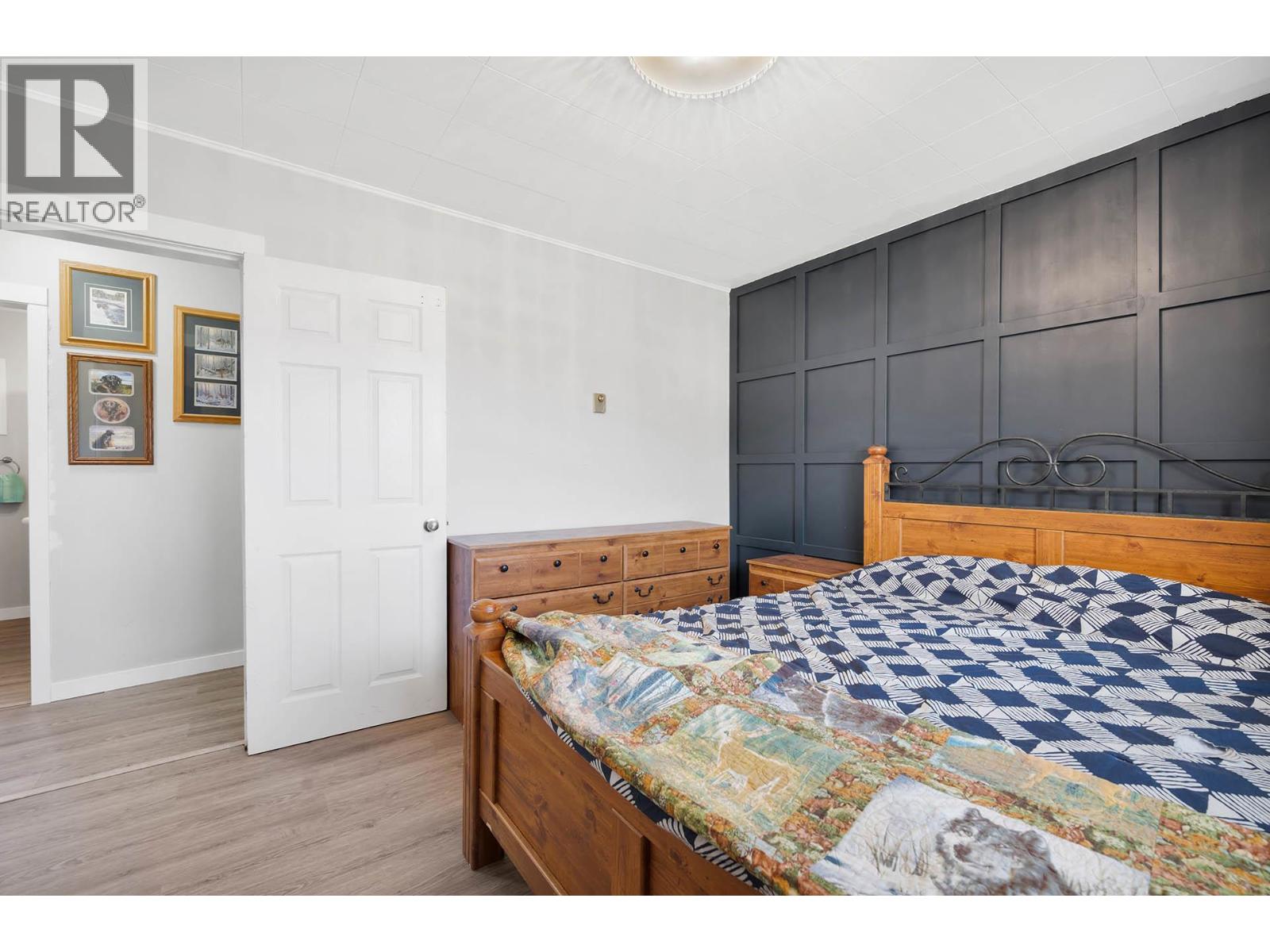 327 PINE STREET - 33