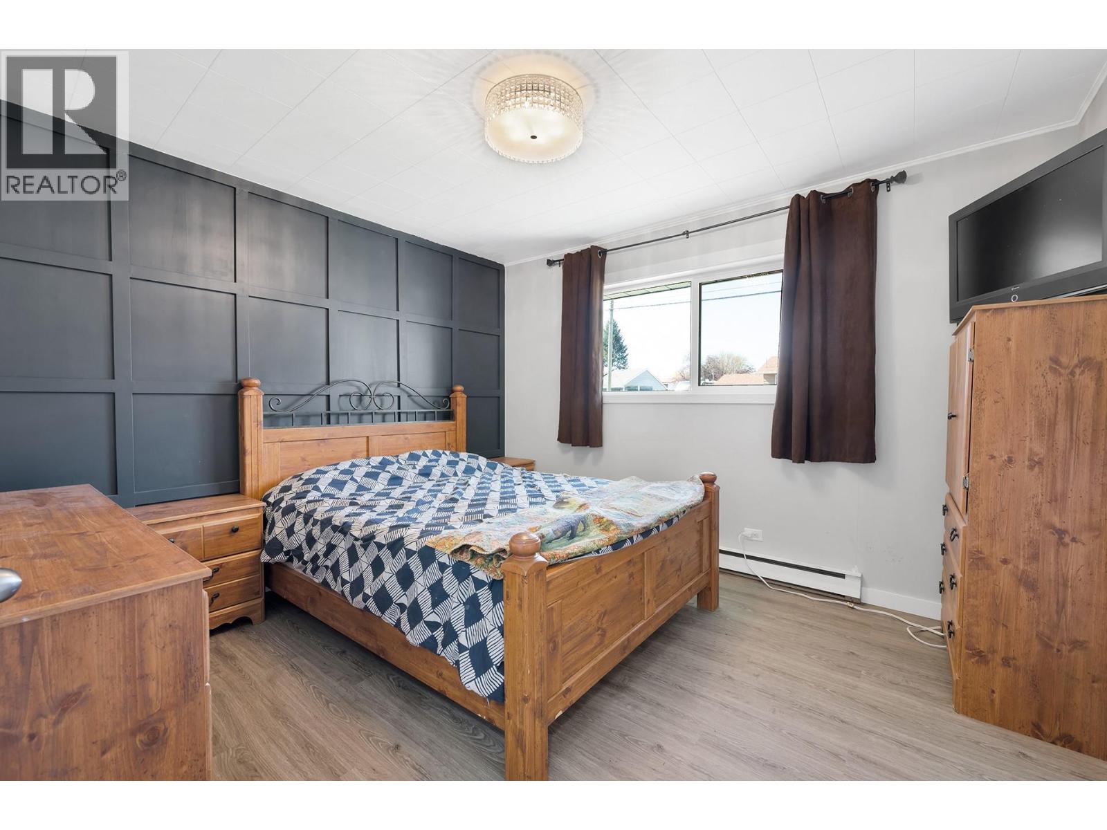 327 PINE STREET - 34