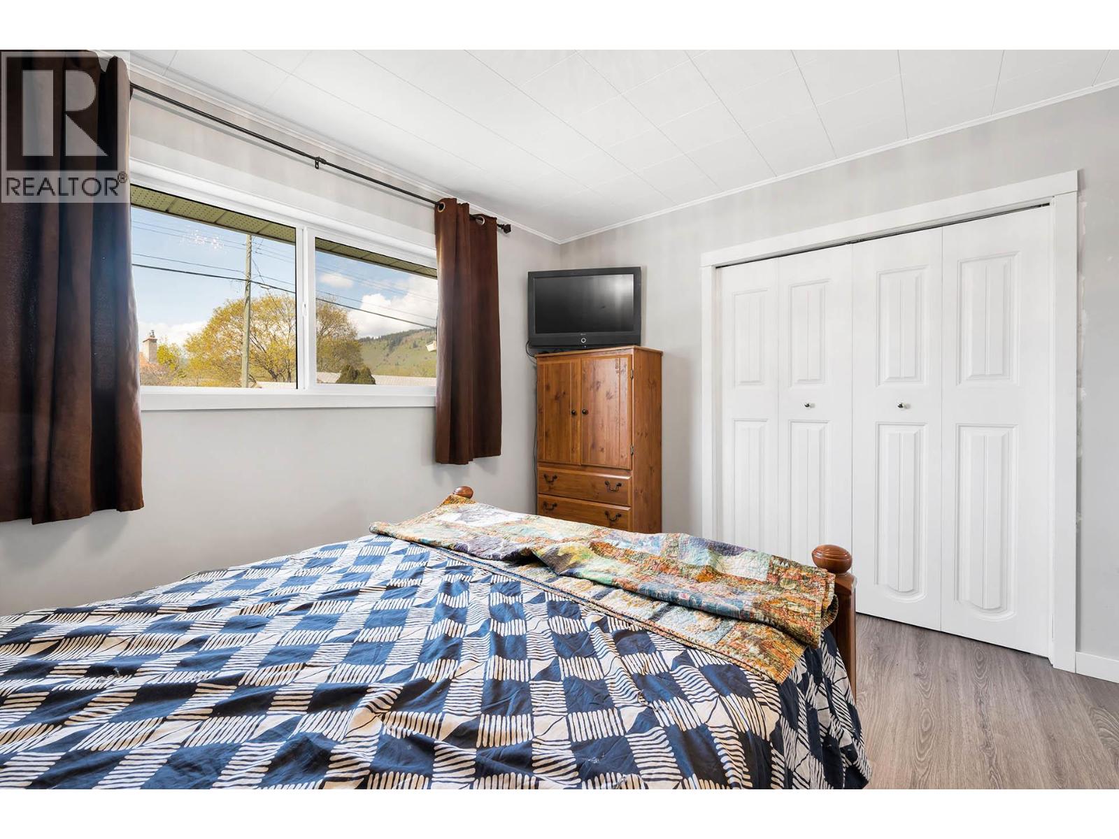 327 Pine Street - 35