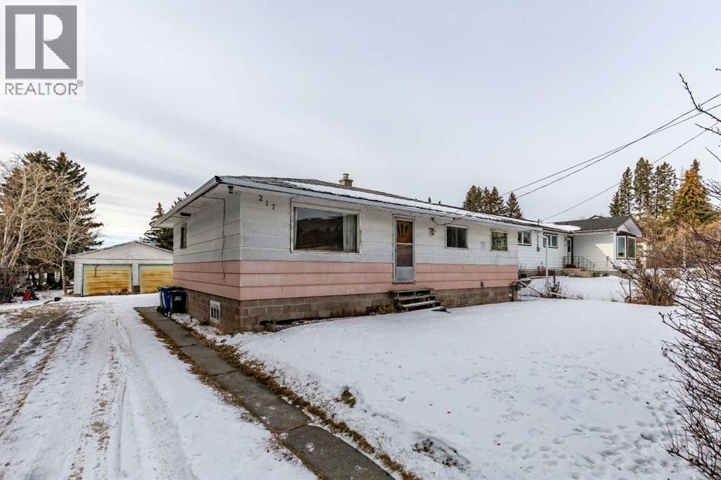 217 Ross Avenue, Cochrane