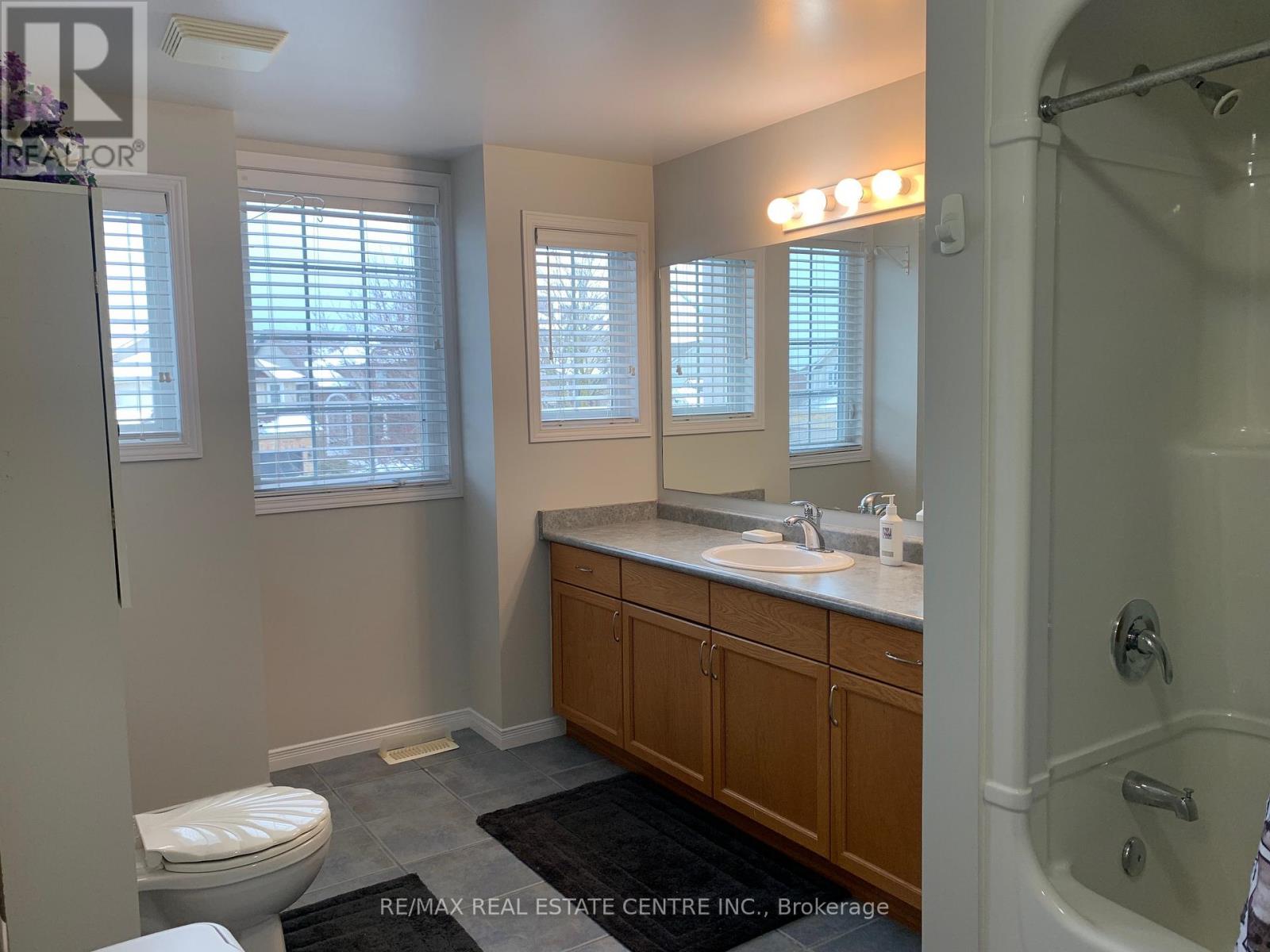 35 CAMERON COURT - 24