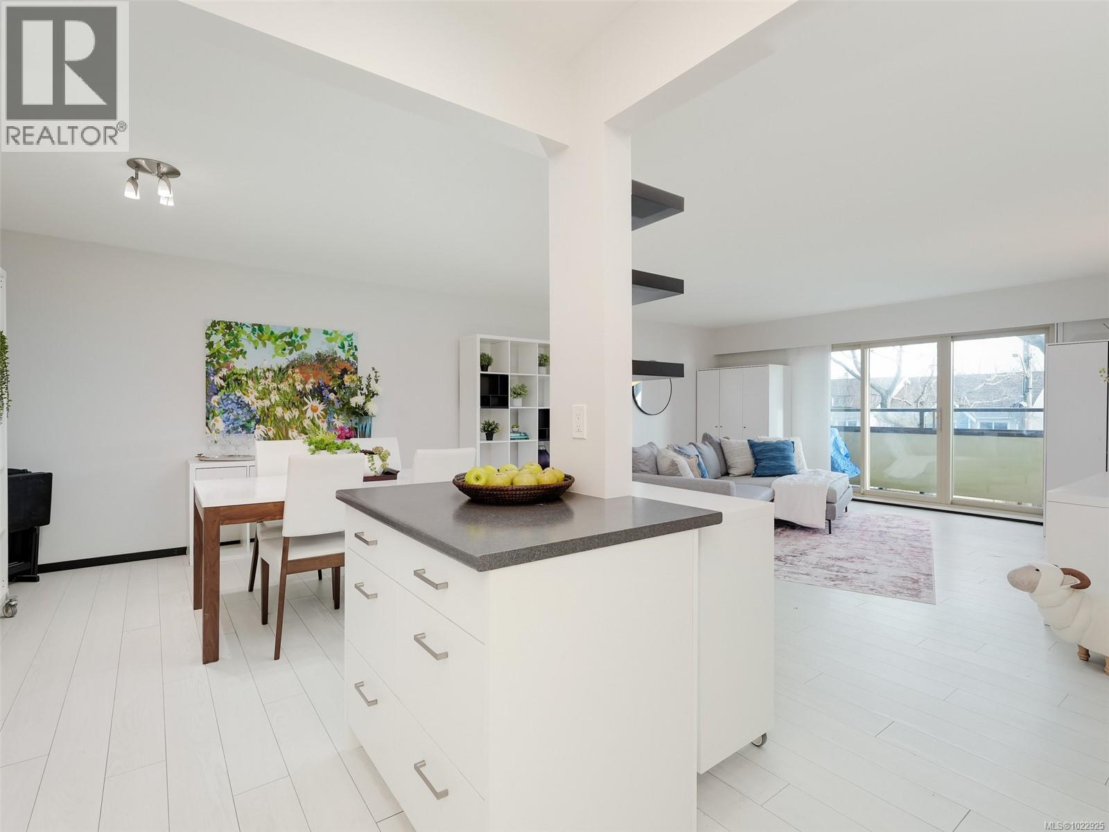 202 360 Dallas Road, Victoria