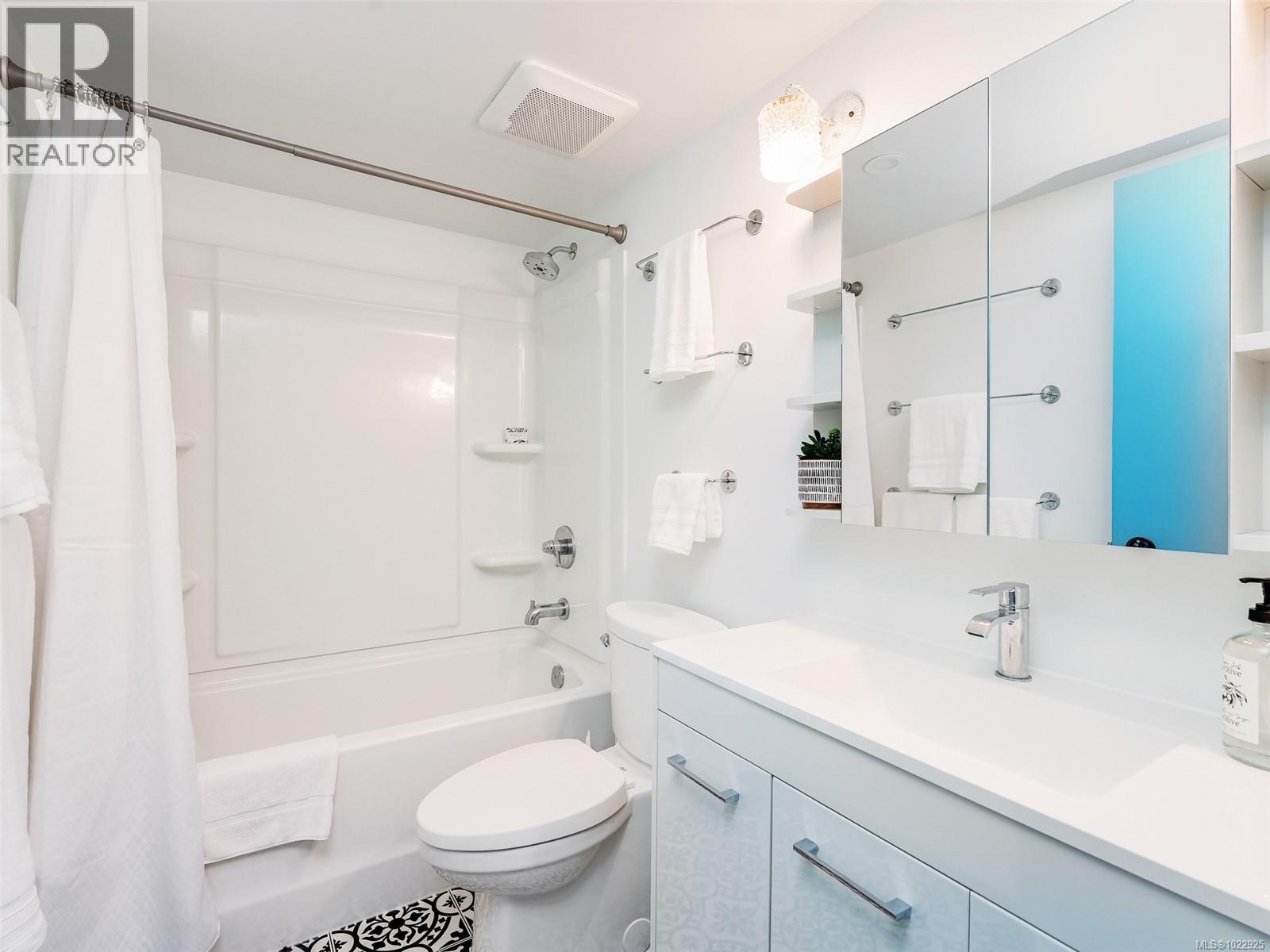 202 360 Dallas Road, Victoria