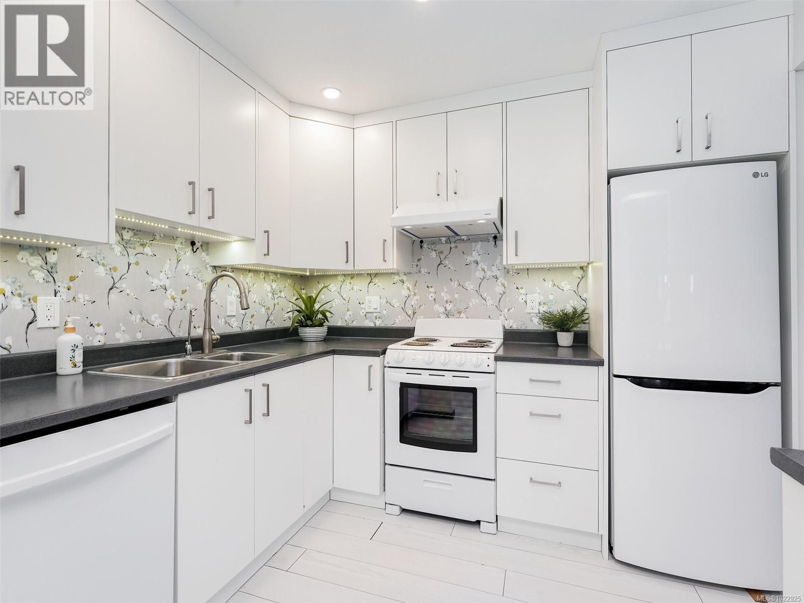 202 360 Dallas Road, Victoria