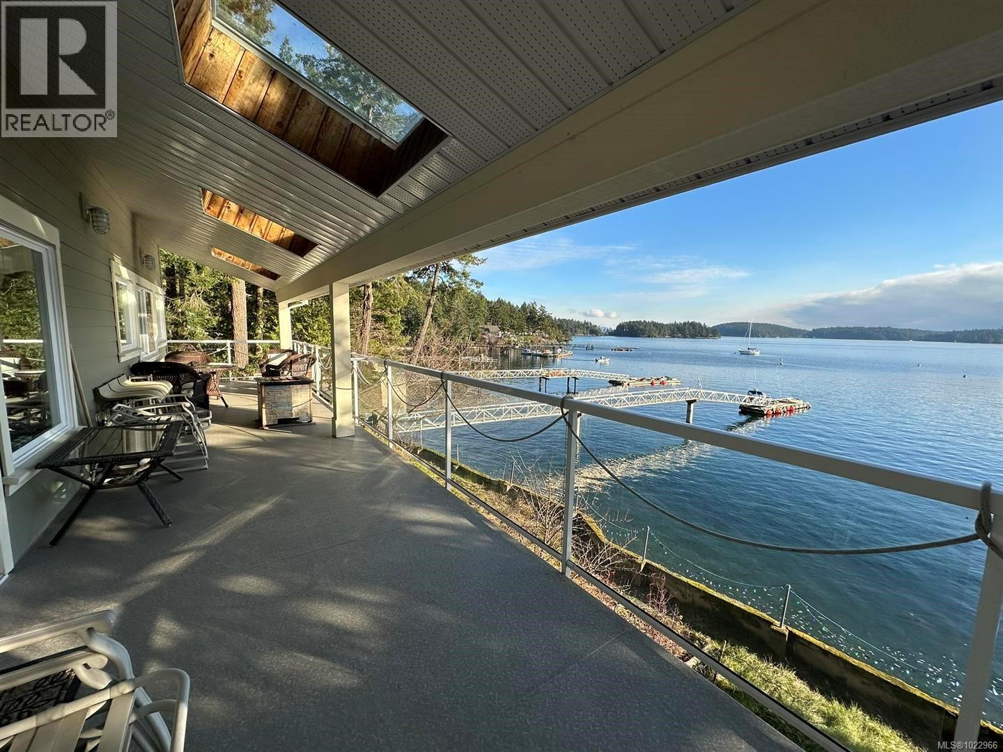  10 McKenzie Crescent, Piers Island