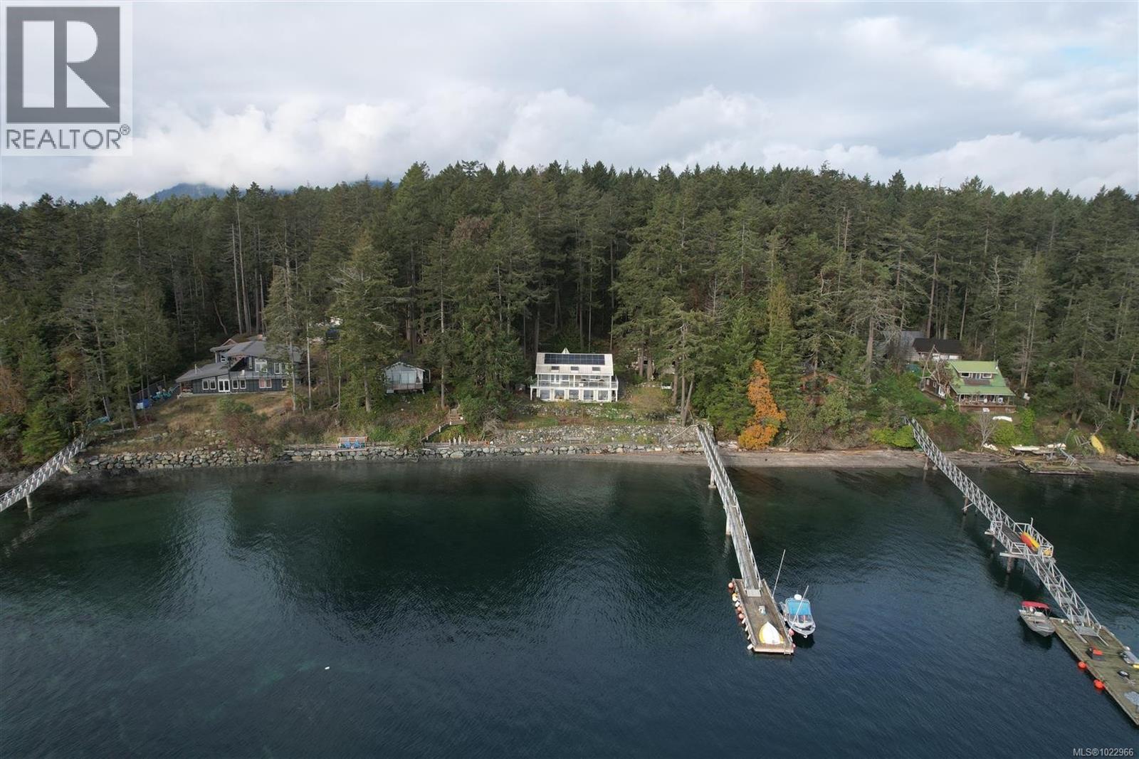  10 McKenzie Crescent, Piers Island