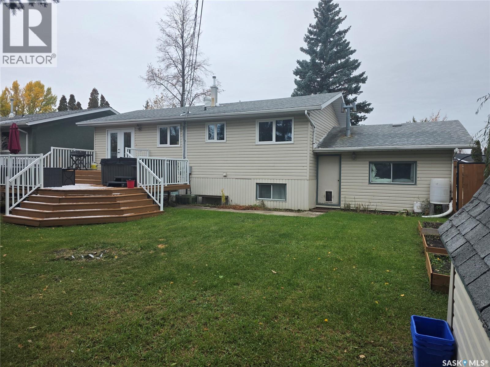 410 Miller CRESCENT E — photo 50
