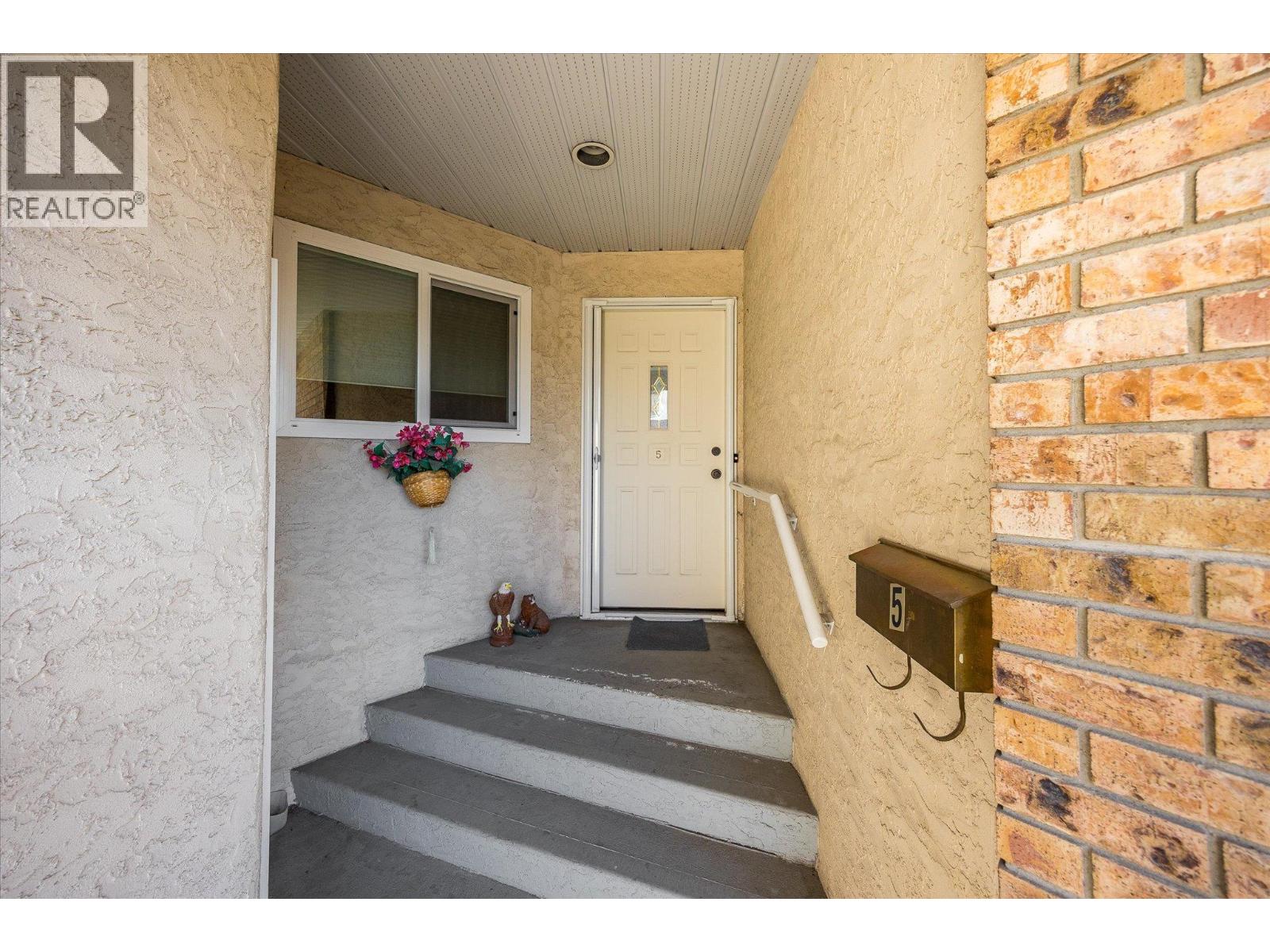 5 1209 Brookside Avenue, Kelowna