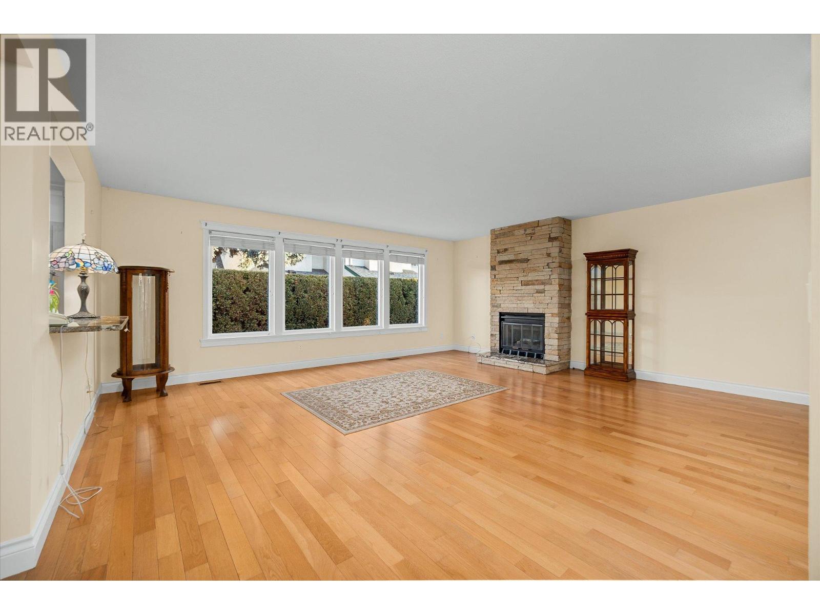 5 1209 Brookside Avenue, Kelowna