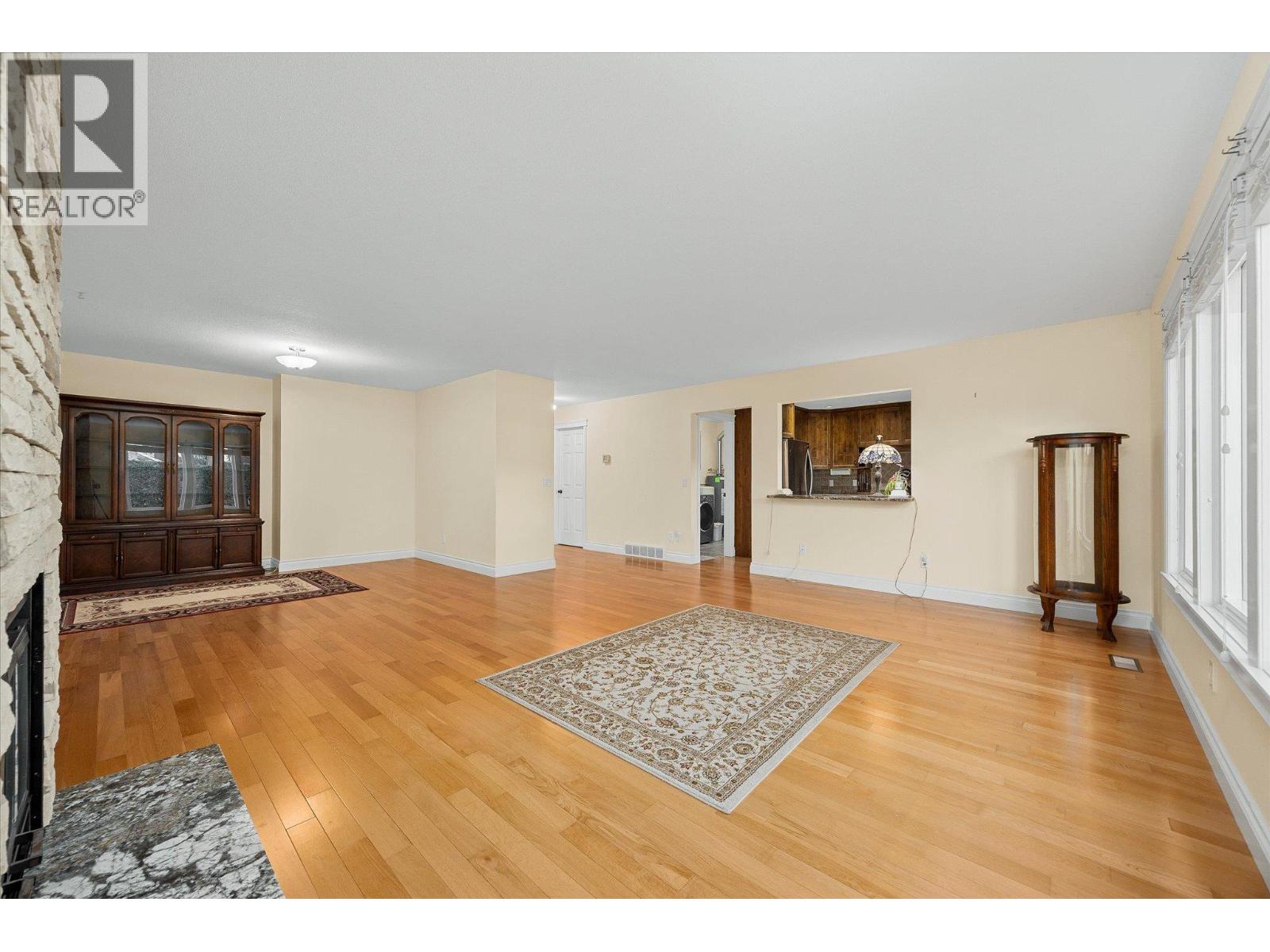 5 1209 Brookside Avenue, Kelowna