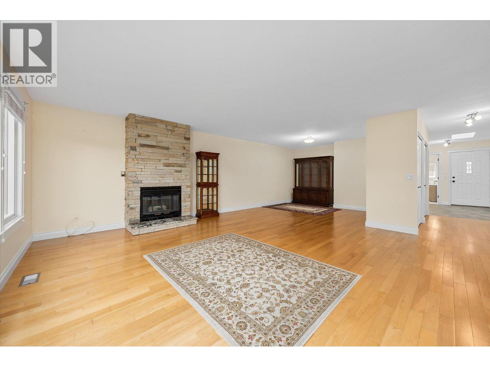 5 1209 Brookside Avenue, Kelowna