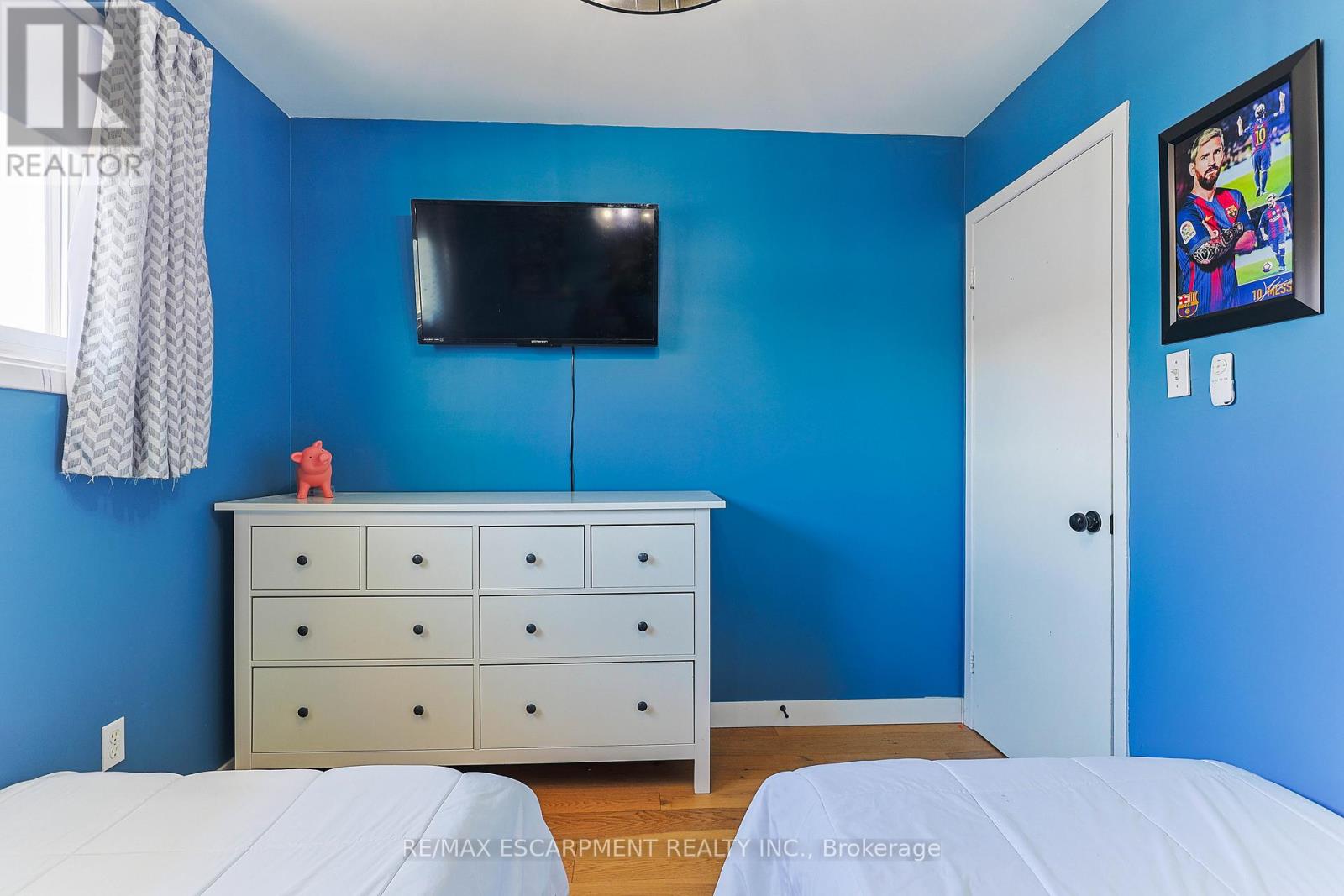 #54 5475 LAKESHORE ROAD - 24