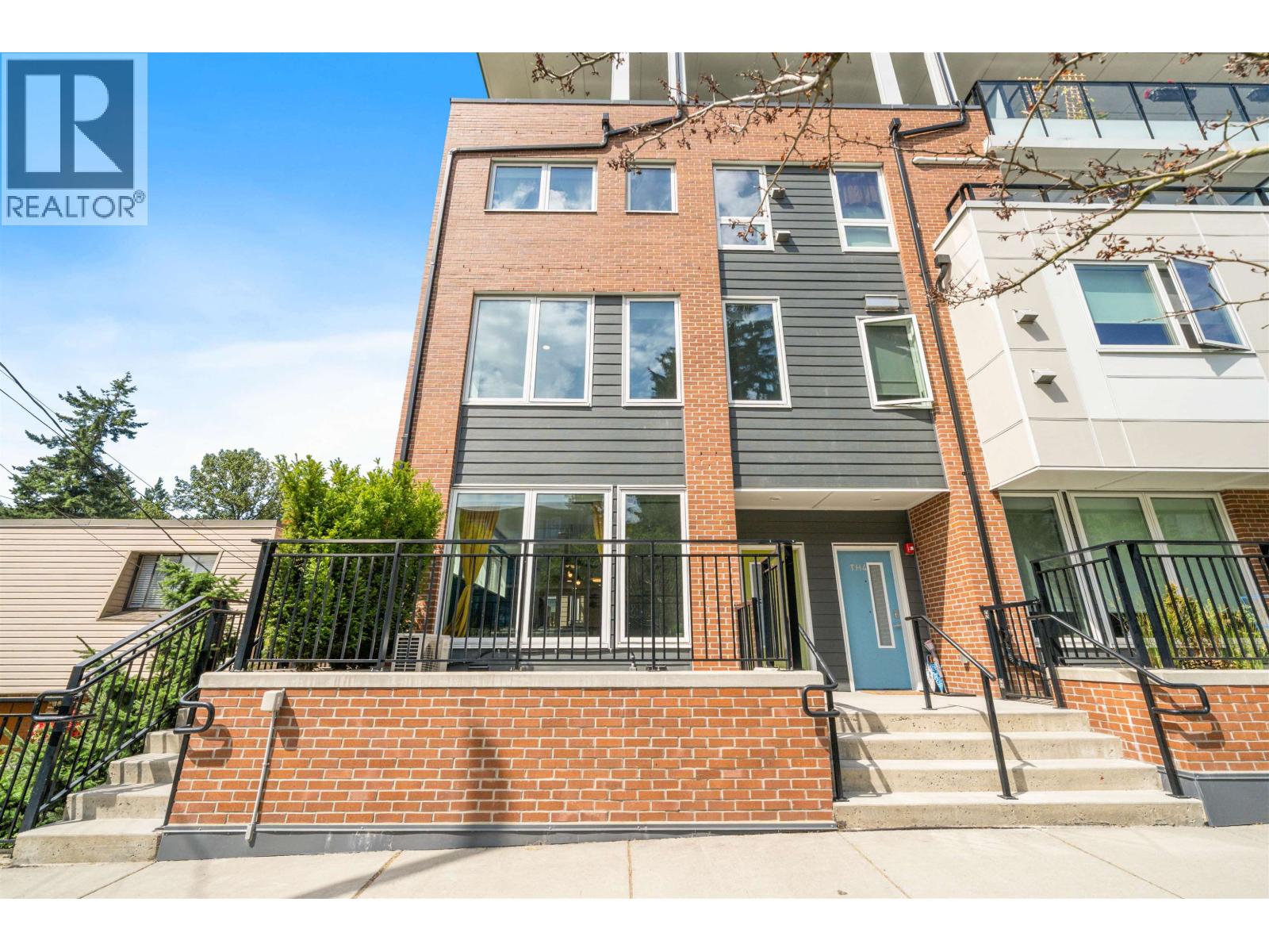 TH5 2137 CHESTERFIELD AVENUE, North Vancouver