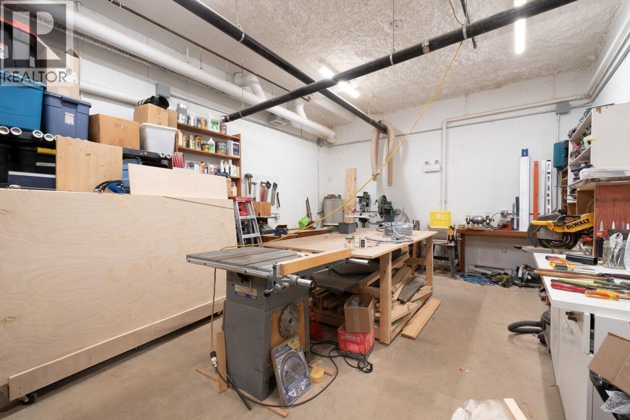 TH5 2137 CHESTERFIELD AVENUE, North Vancouver