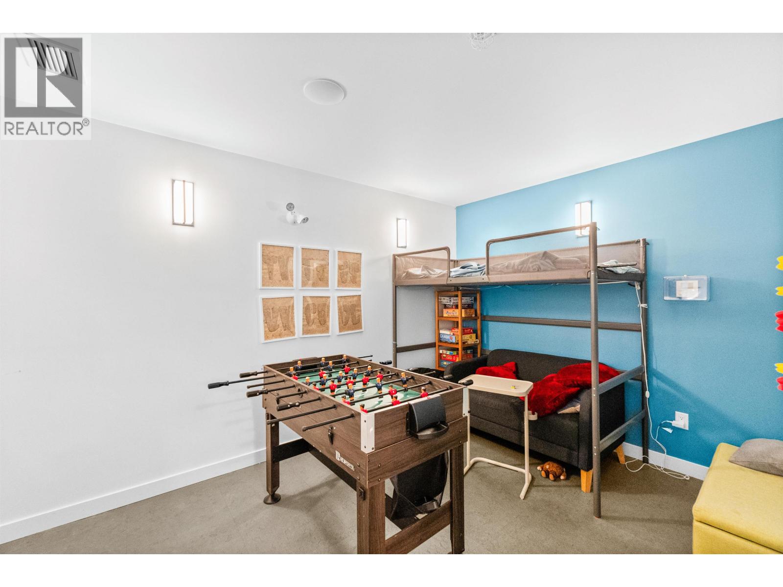 TH5 2137 CHESTERFIELD AVENUE, North Vancouver