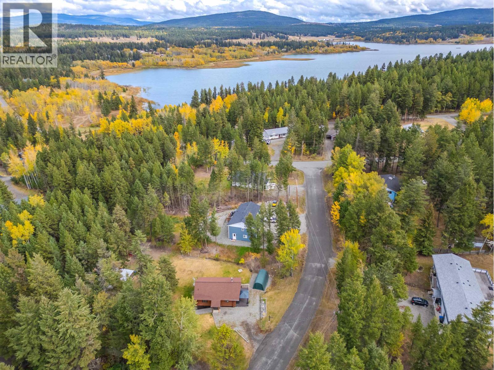 5231 DAVIS ROAD - Photo 2 of 40, 108 Mile Ranch, British Columbia