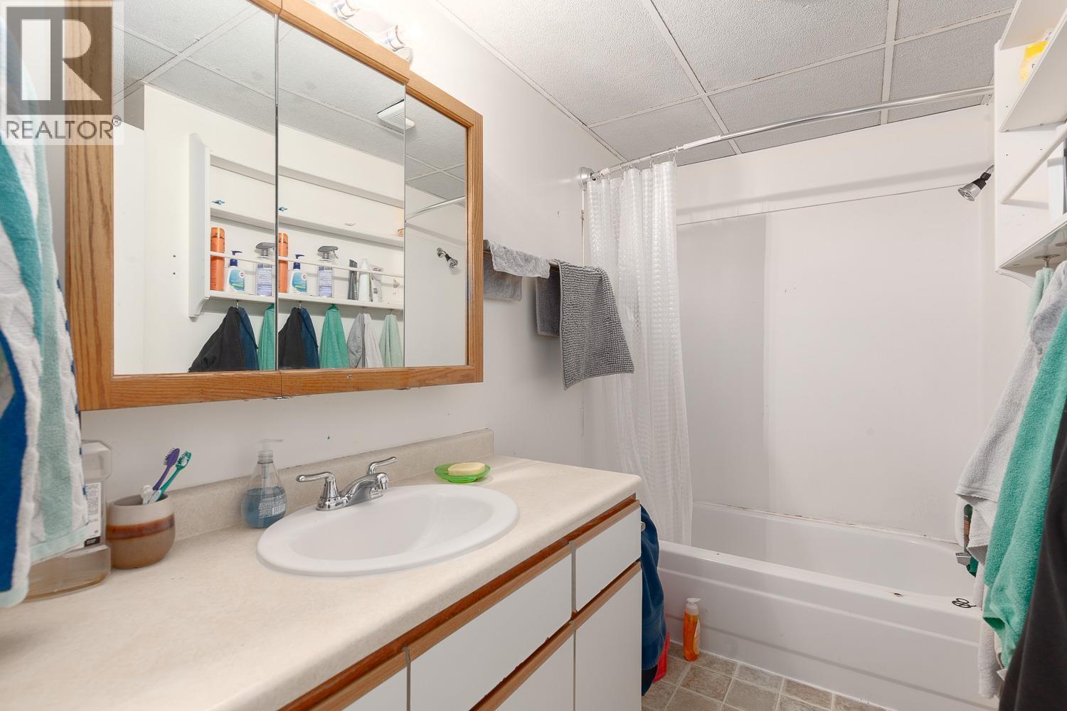 2483 W 6TH AVENUE, Vancouver