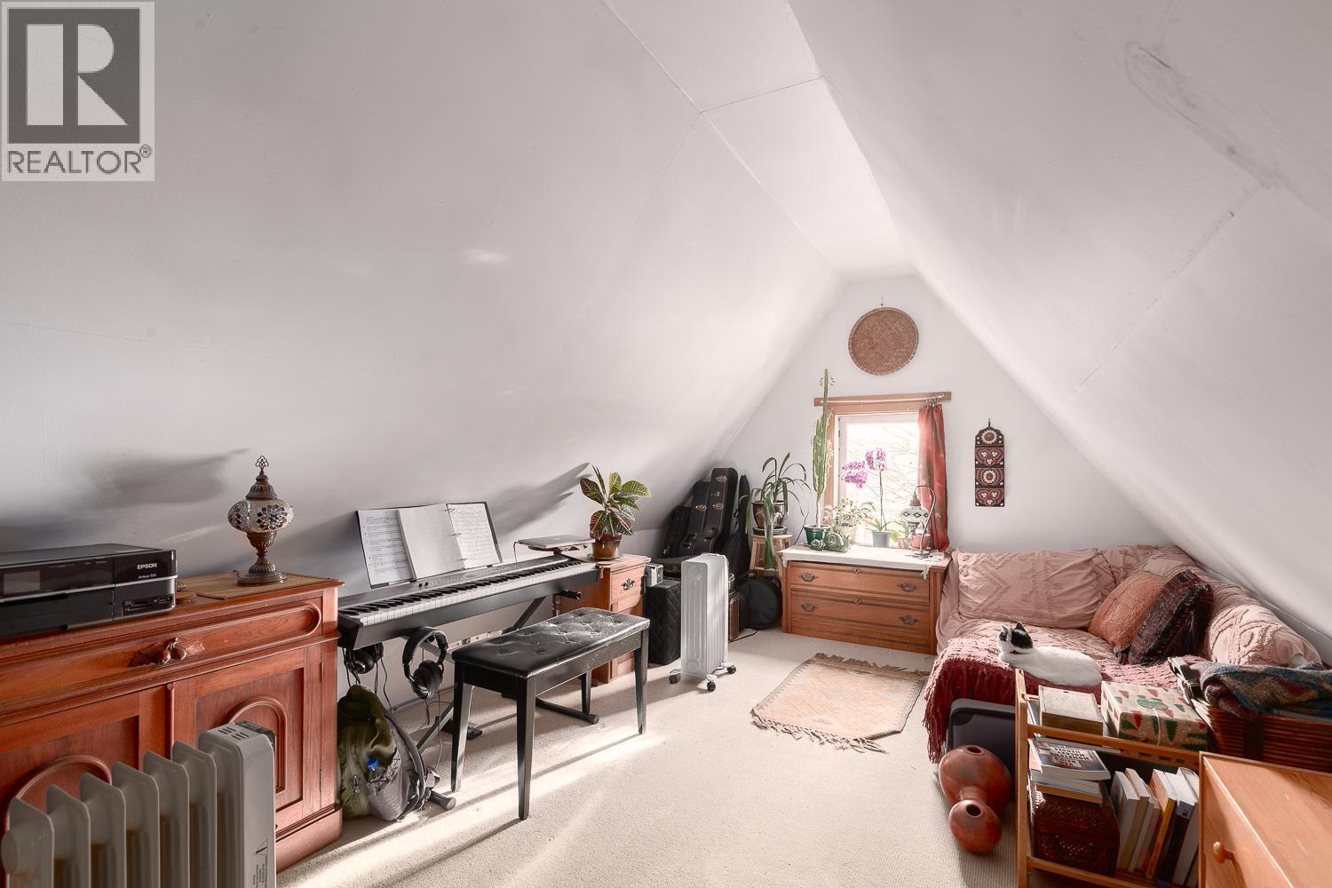 2483 W 6TH AVENUE, Vancouver