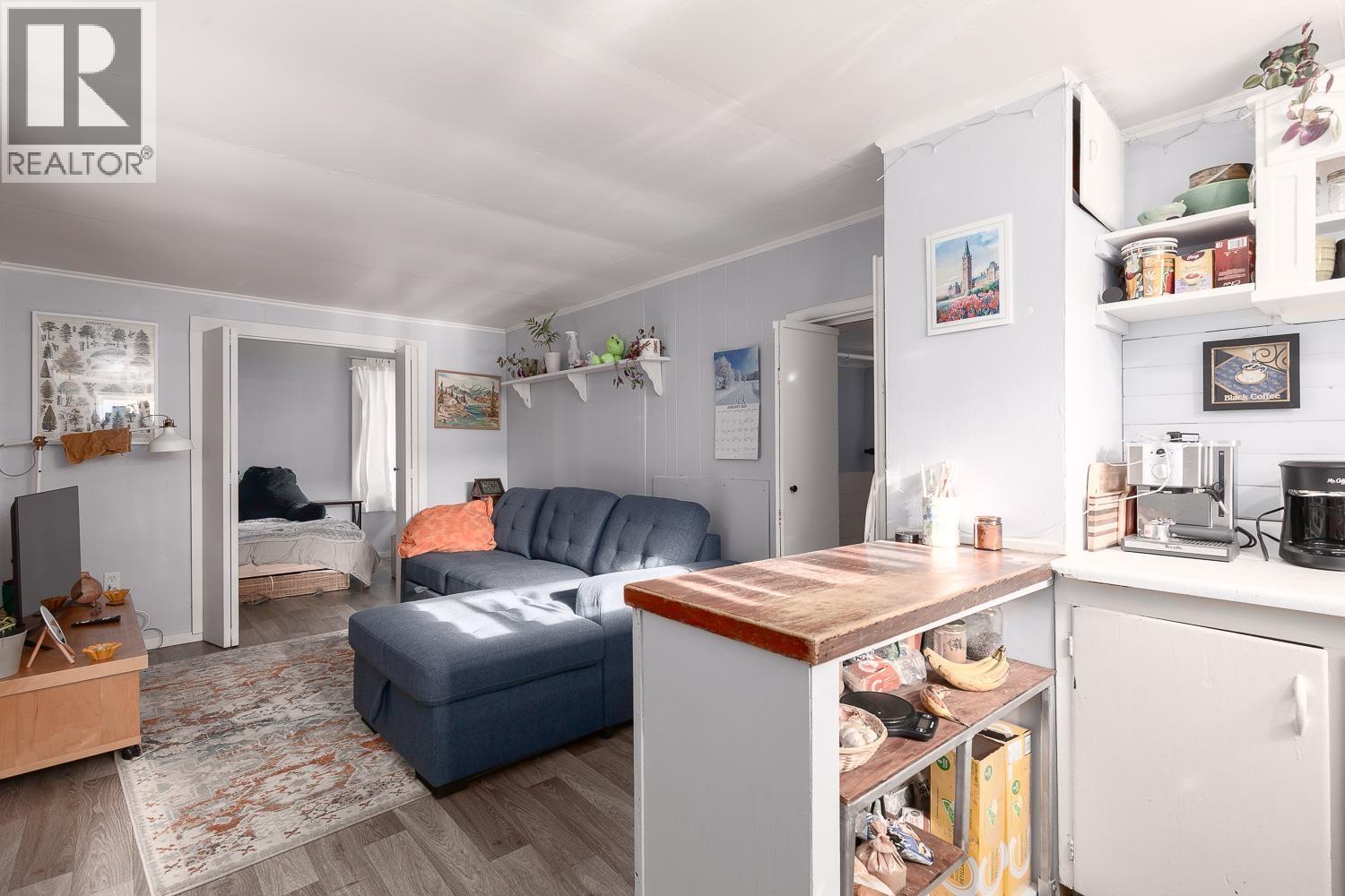 2483 W 6TH AVENUE, Vancouver