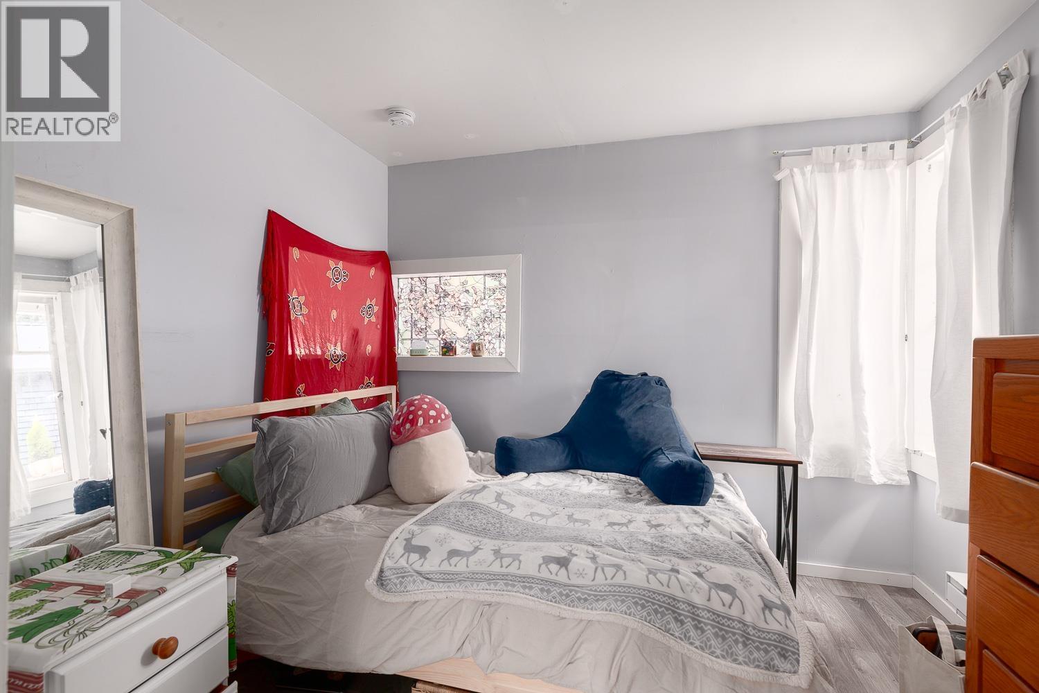 2483 W 6TH AVENUE, Vancouver