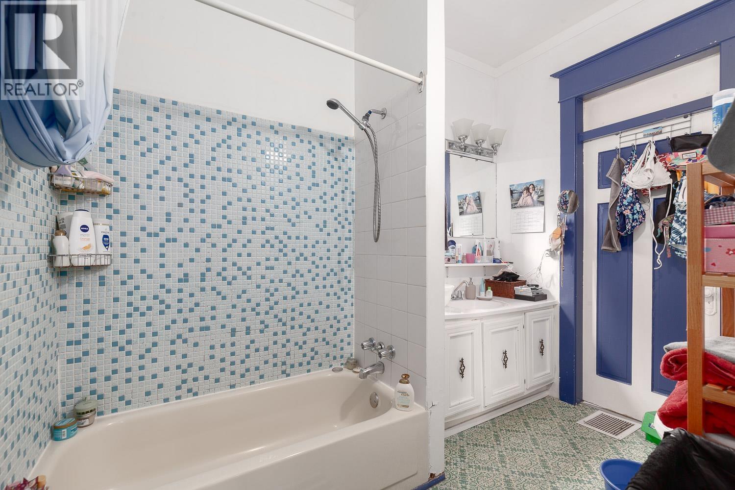 2483 W 6TH AVENUE, Vancouver