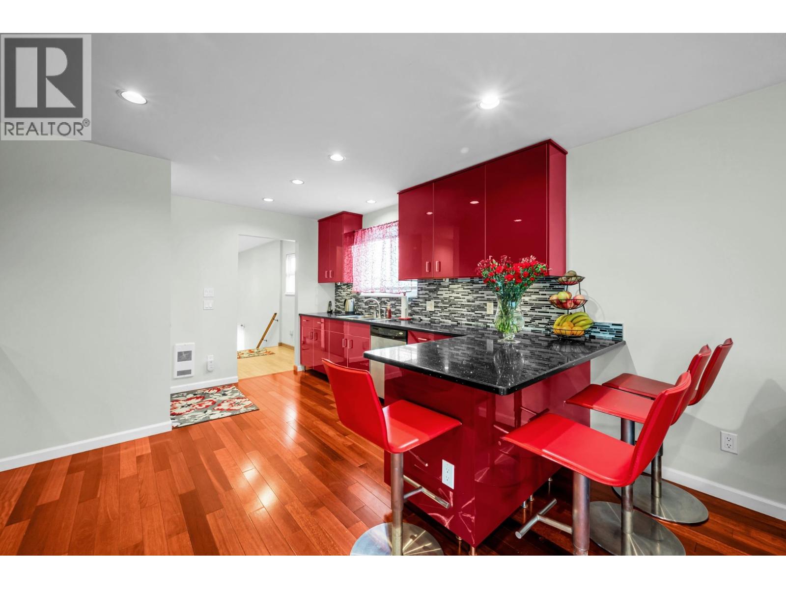 773 PRAIRIE AVENUE, Port Coquitlam