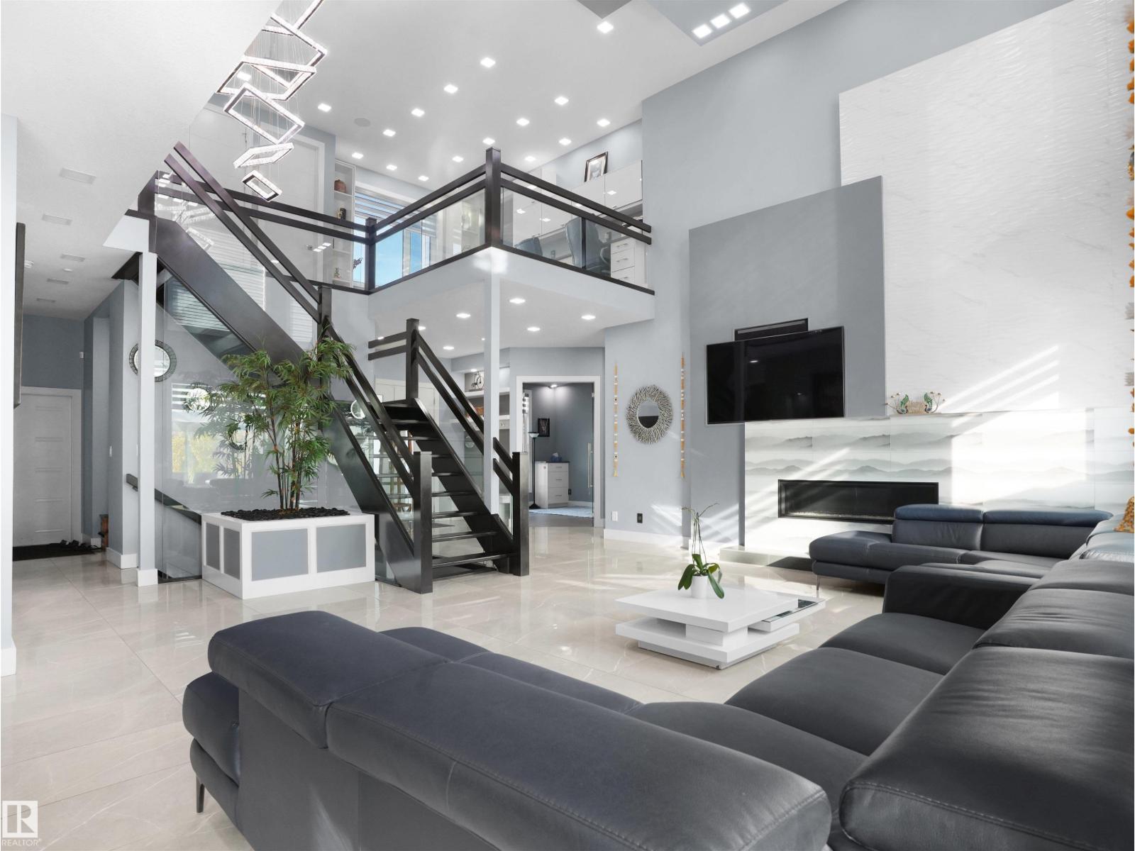 913 WOOD PL NW, Edmonton