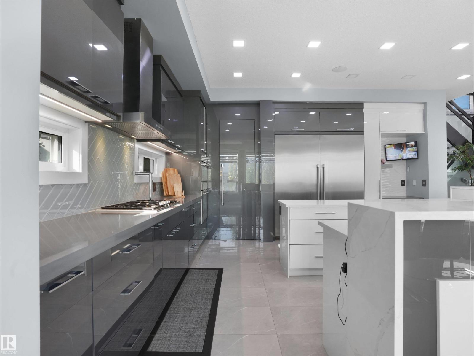 913 WOOD PL NW, Edmonton