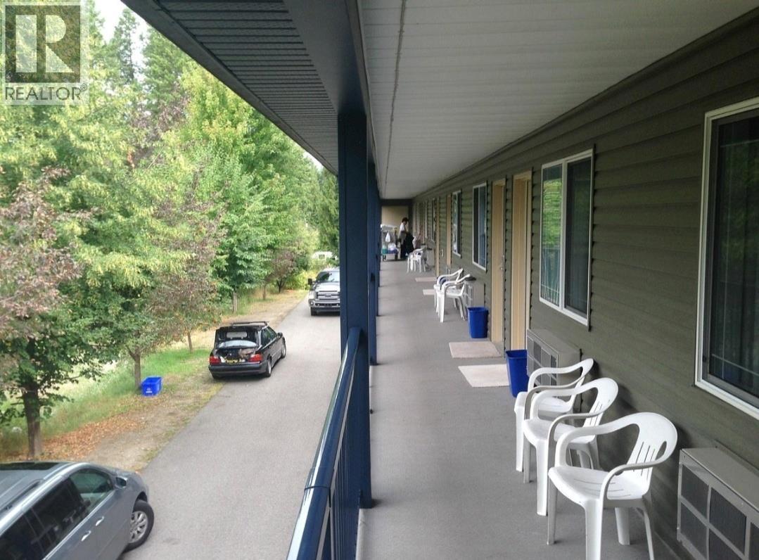 2037 Hunter Frontage Road, Christina Lake