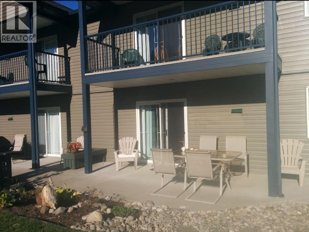 2037 Hunter Frontage Road, Christina Lake