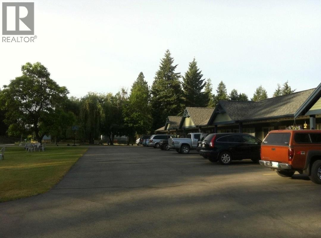 2037 Hunter Frontage Road, Christina Lake