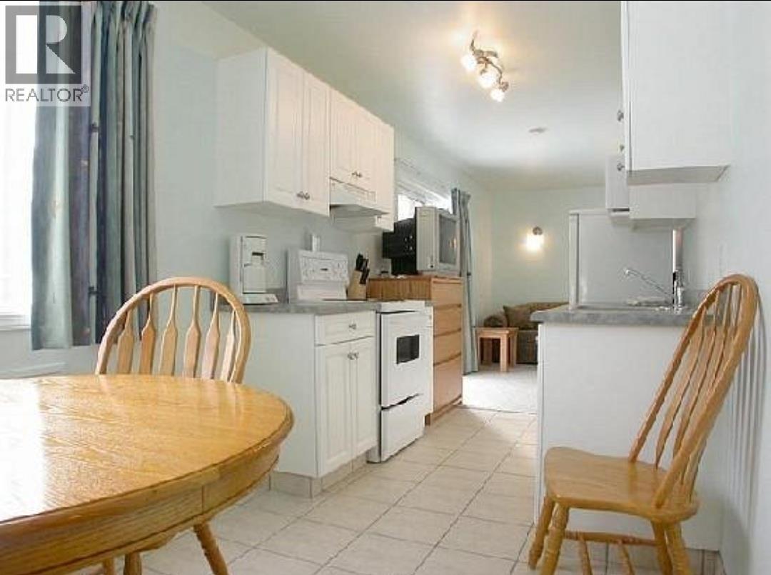 2037 Hunter Frontage Road, Christina Lake