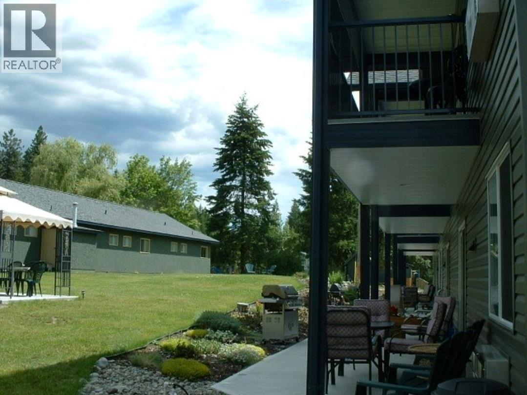 2037 Hunter Frontage Road, Christina Lake