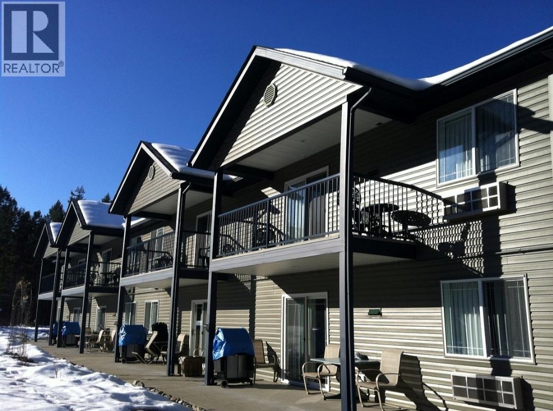 2037 Hunter Frontage Road, Christina Lake