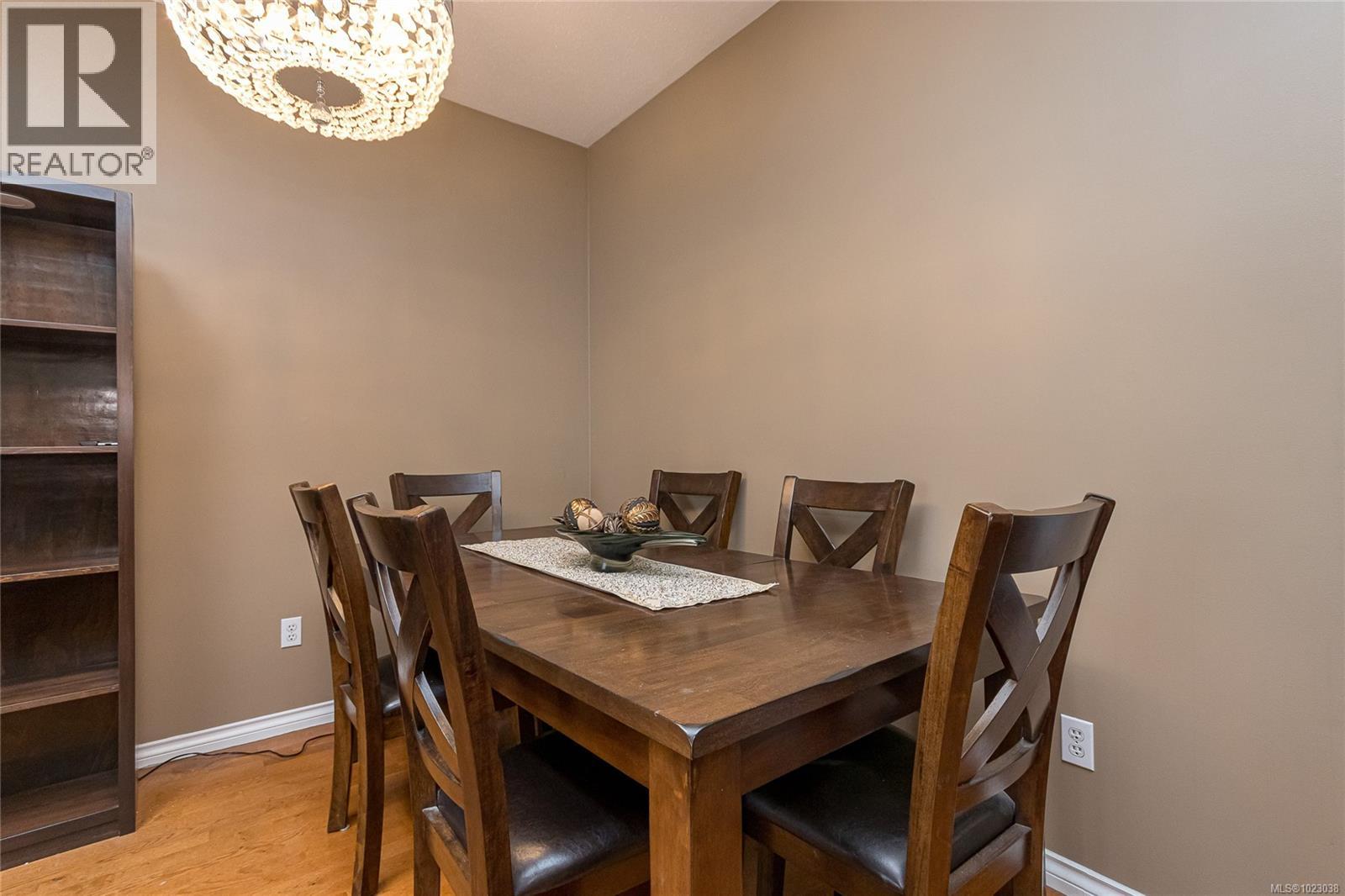 #PH 10 1371 HILLSIDE AVE - 10