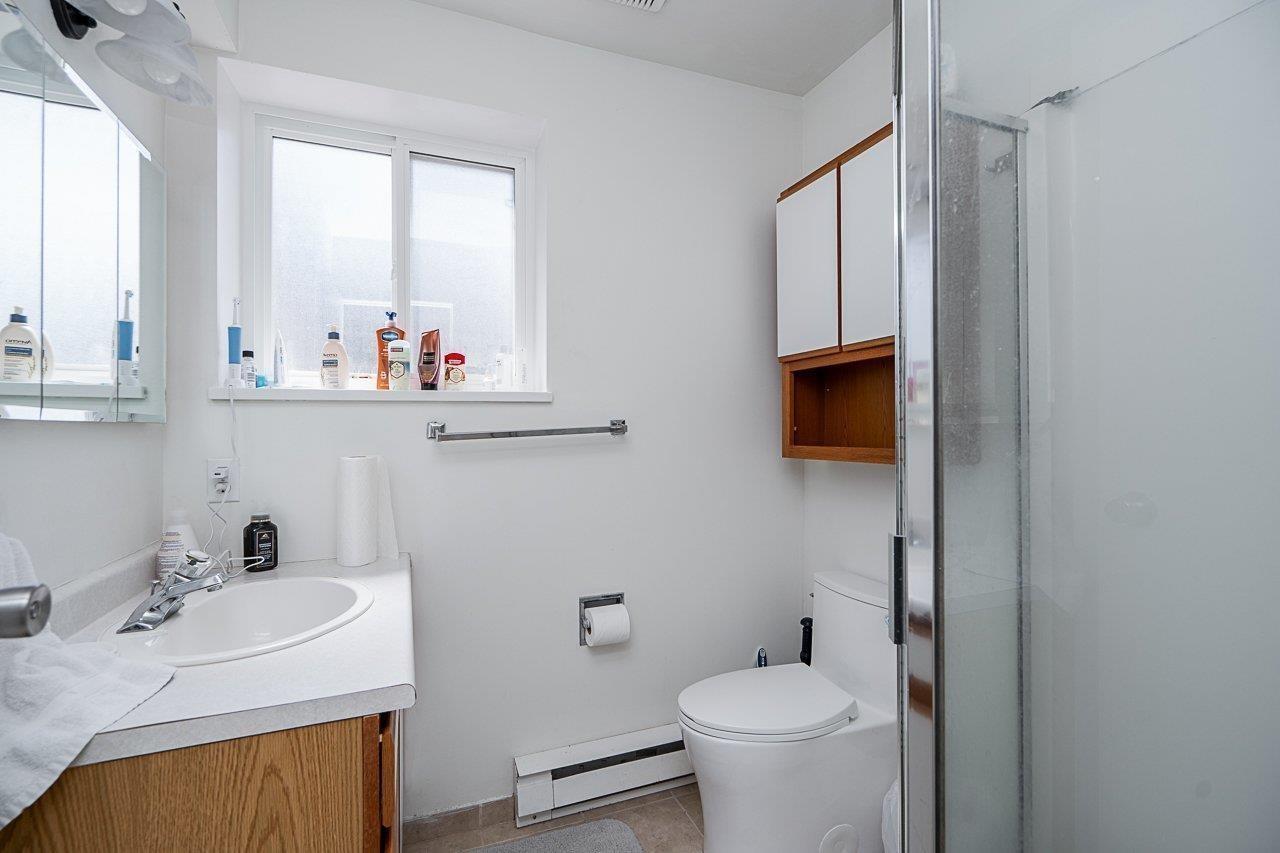 13728 BLACKBURN AVENUE, White Rock