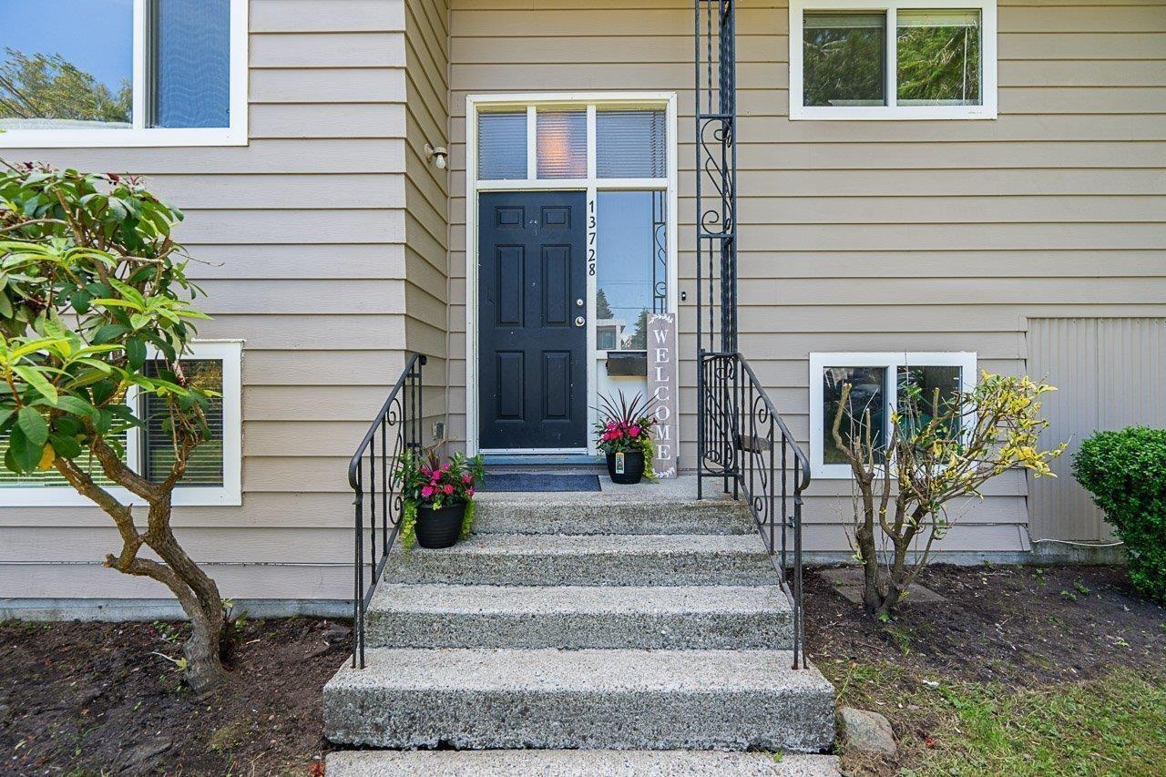 13728 BLACKBURN AVENUE, White Rock