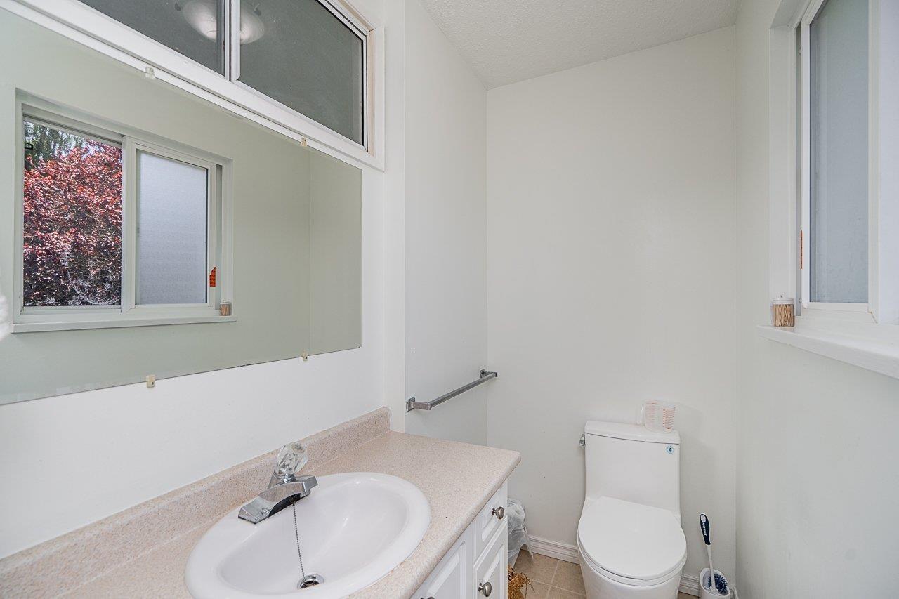 13728 BLACKBURN AVENUE, White Rock