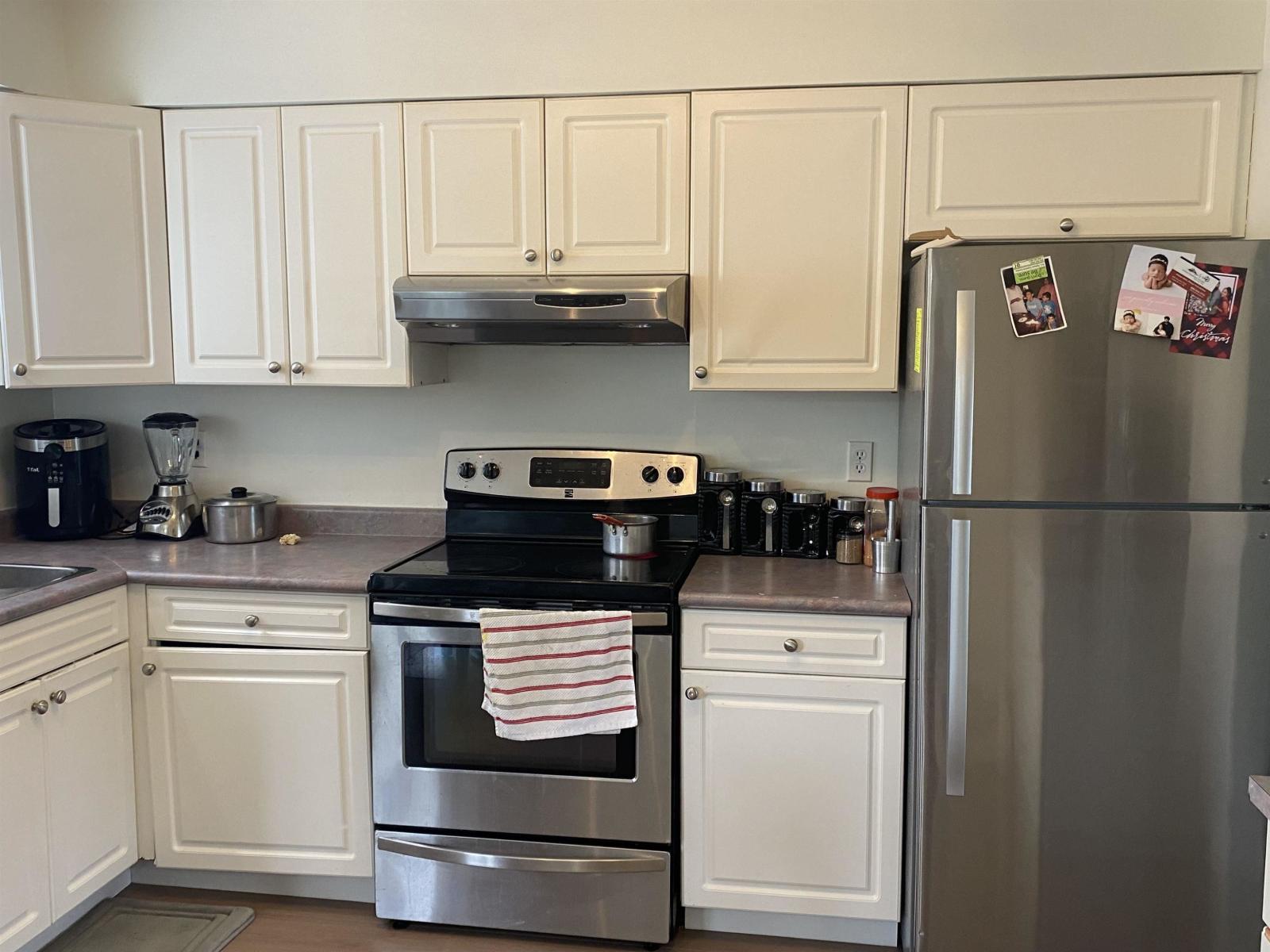 13728 BLACKBURN AVENUE, White Rock