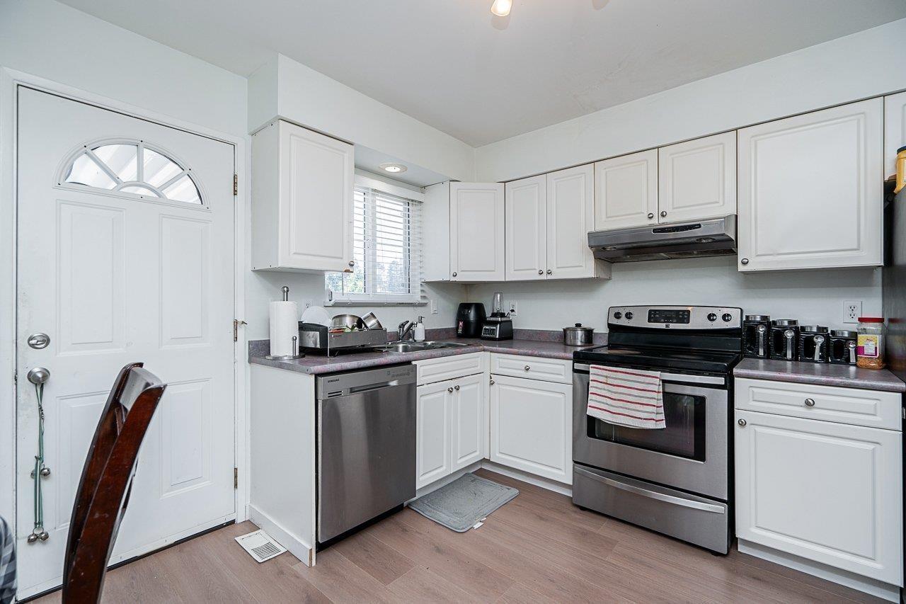 13728 BLACKBURN AVENUE, White Rock