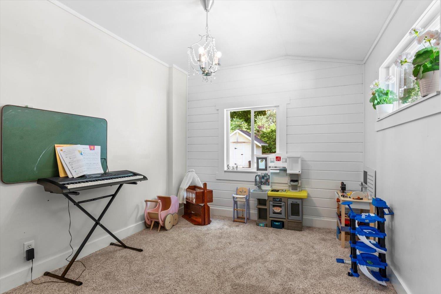 2170 ASHTON ROAD, Agassiz, Agassiz