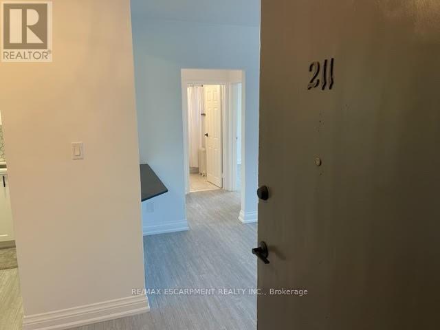 37 MERICOURT Unit 211 photo 2